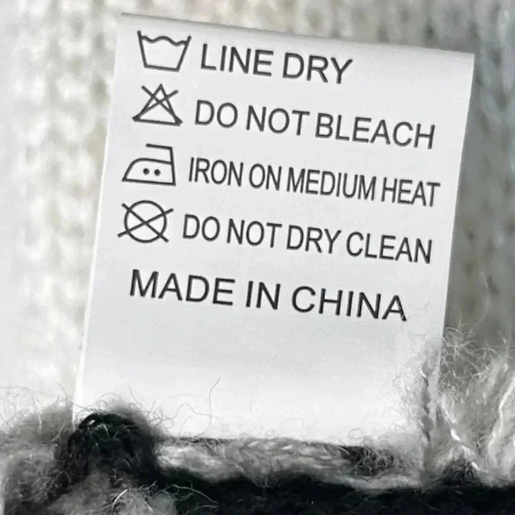 2/$30 Urban Bliss Size Large Oversized Colorblock Sweater Animal Print - Picture 8 of 8